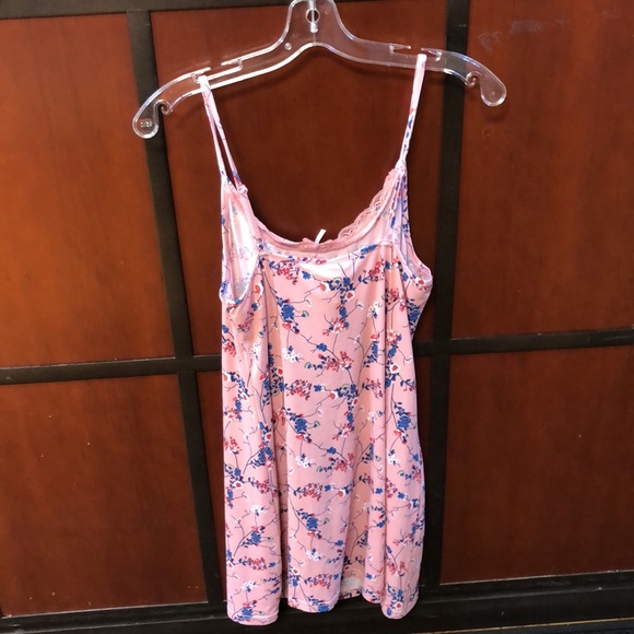 Women’s Poly Spandex chemise - Picture 2 of 4